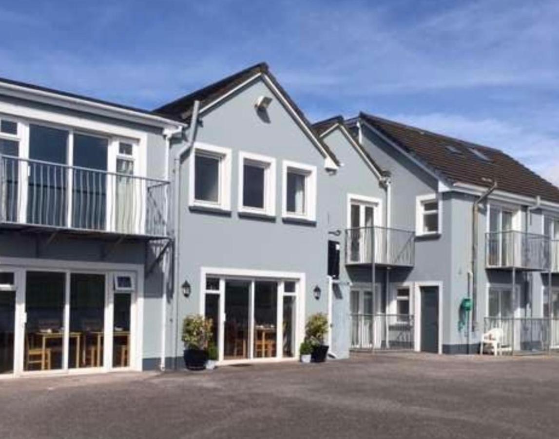 Dingle Harbour Nights Hotel Екстериор снимка