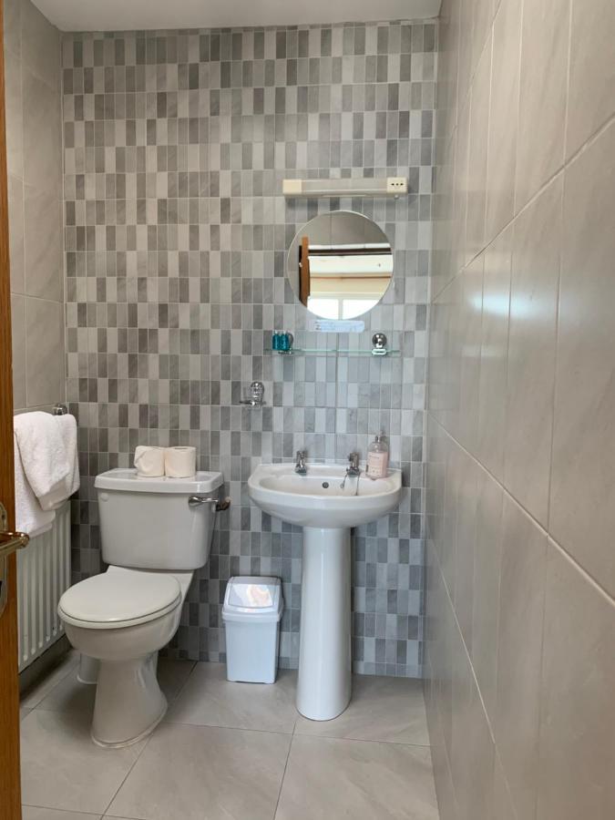 Dingle Harbour Nights Hotel Екстериор снимка