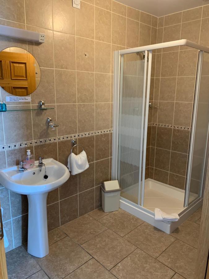 Dingle Harbour Nights Hotel Екстериор снимка
