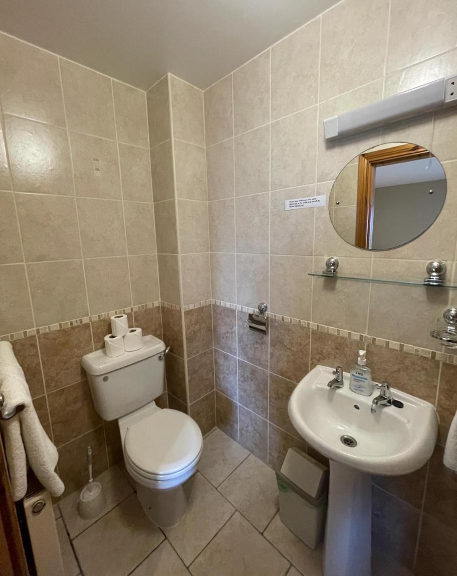 Dingle Harbour Nights Hotel Екстериор снимка